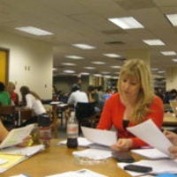 MSFS students in Lauinger Library